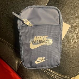 Nike Essentials Crossbody Bag